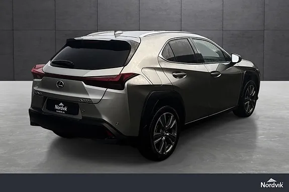 Lexus Ux300E 2025 photo 5