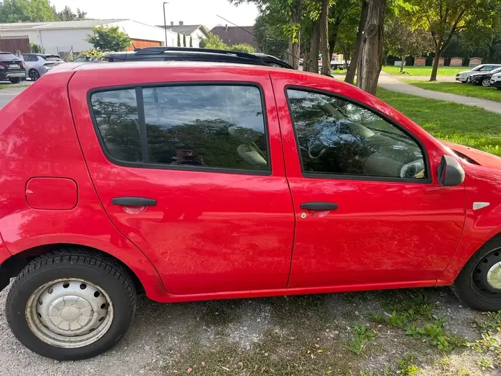Dacia Sandero 2008 photo 3