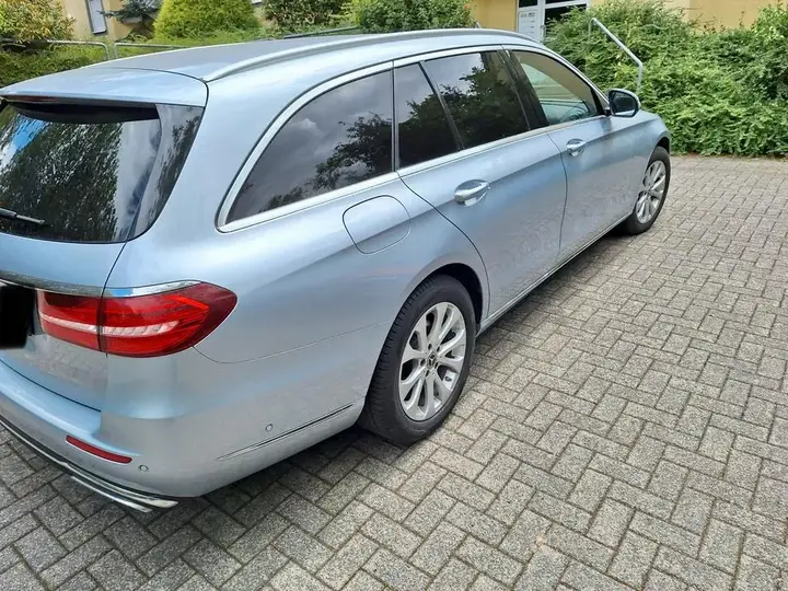 Mercedes-Benz E 220 D