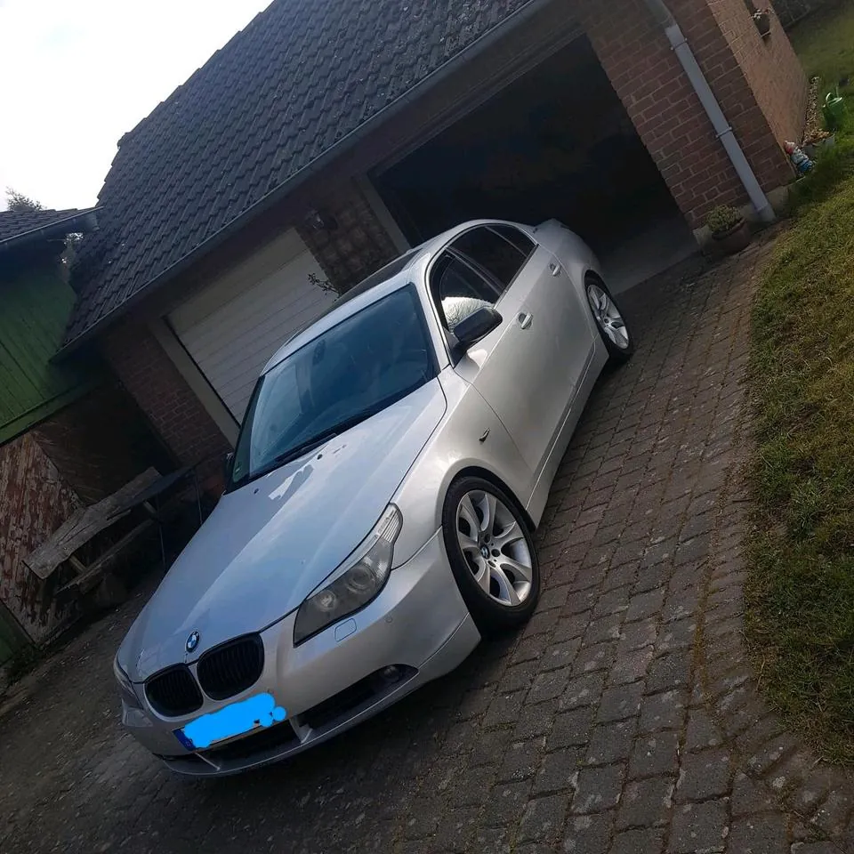 BMW E60 520I