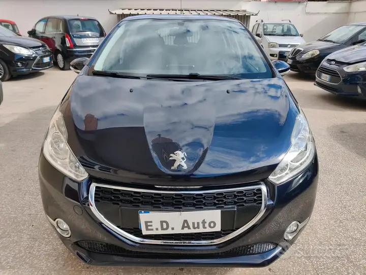 Peugeot 208 2014 photo 2