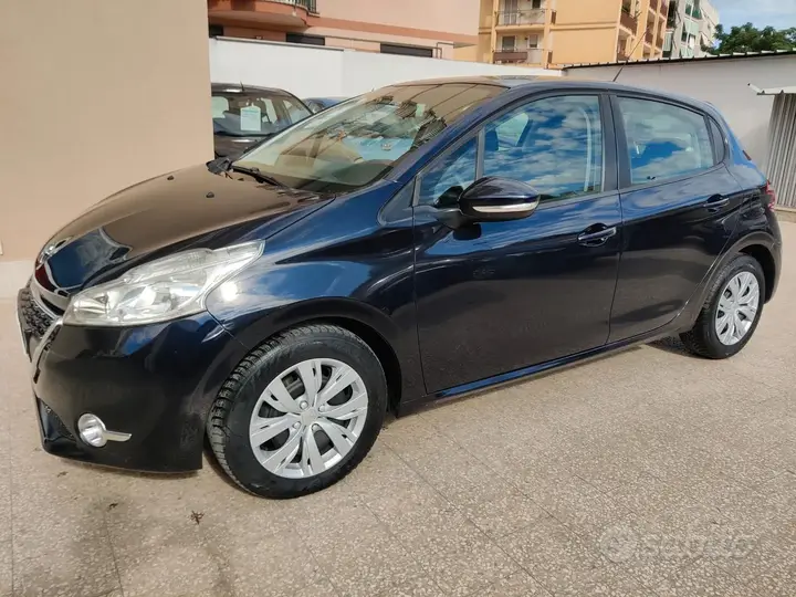 Peugeot 208 2014 photo 3