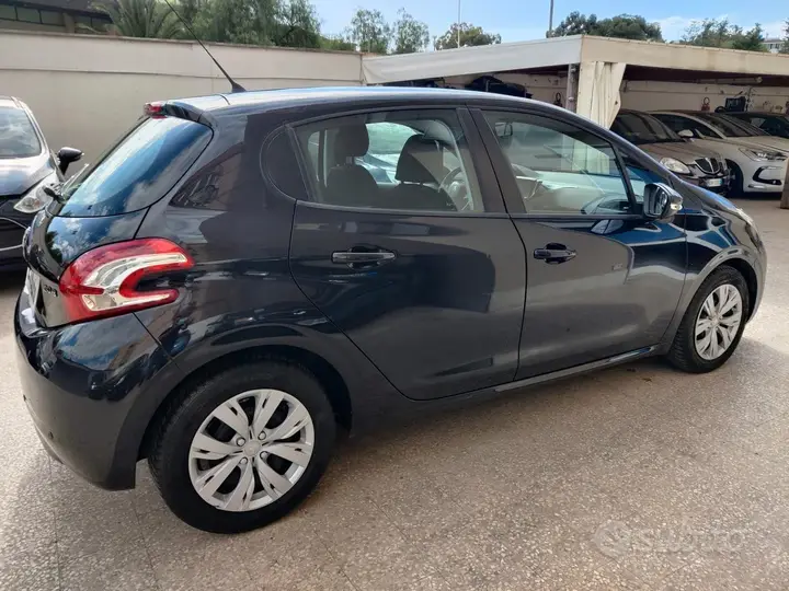 Peugeot 208 2014 photo 4