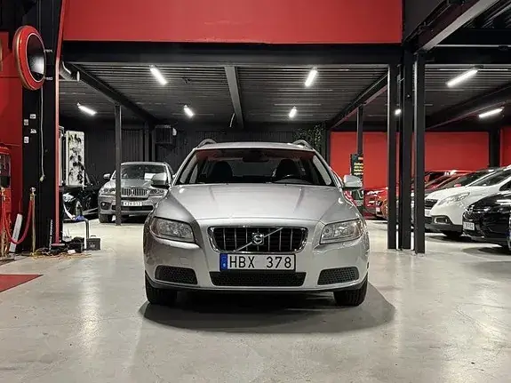 Volvo V70 2009 photo 2