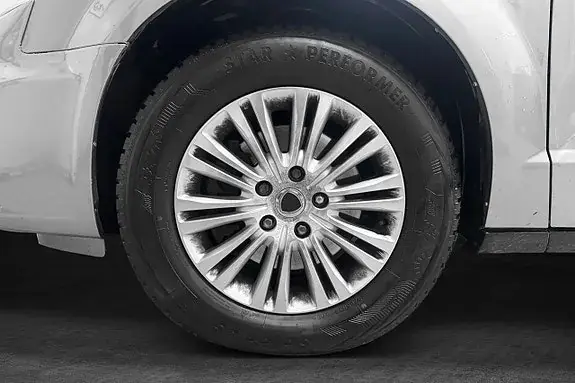 Lancia Voyager 2014 photo 2