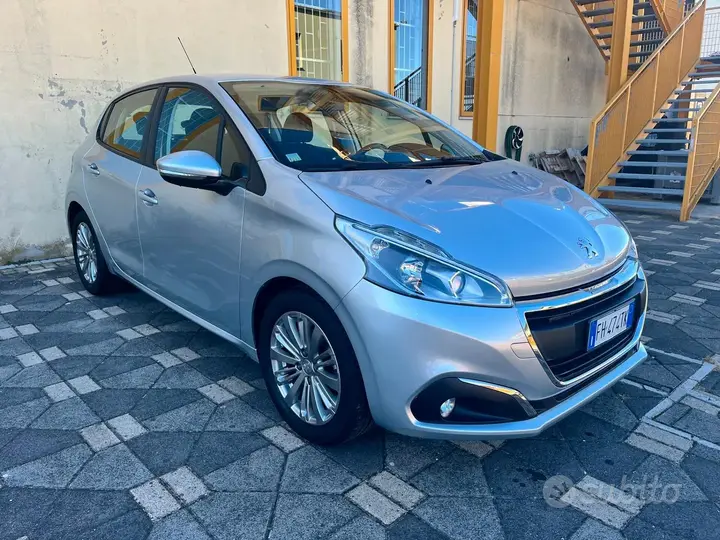 Peugeot 208 2017 photo 2