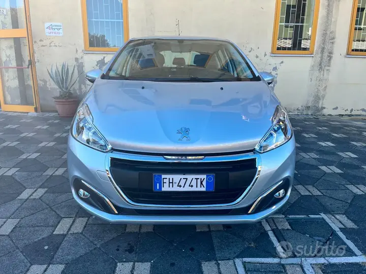 Peugeot 208 2017 photo 3