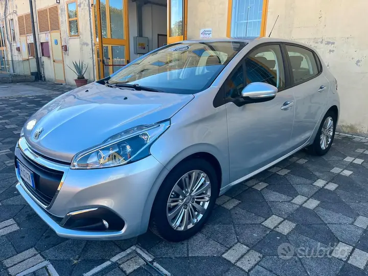 Peugeot 208 2017 photo 4