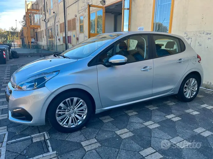 Peugeot 208 2017 photo 5