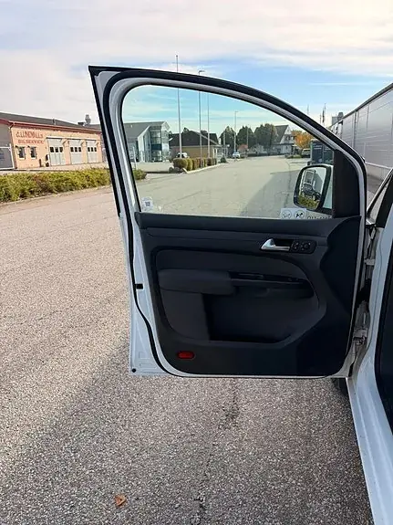 Volkswagen Caddy Maxi 2012 photo 4