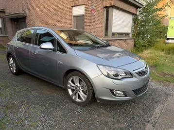 Opel Astra 2010 photo 3