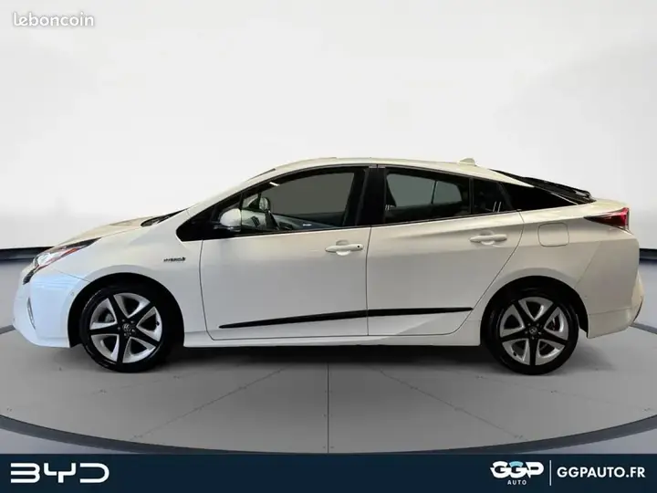 Toyota Prius 2018 photo 2