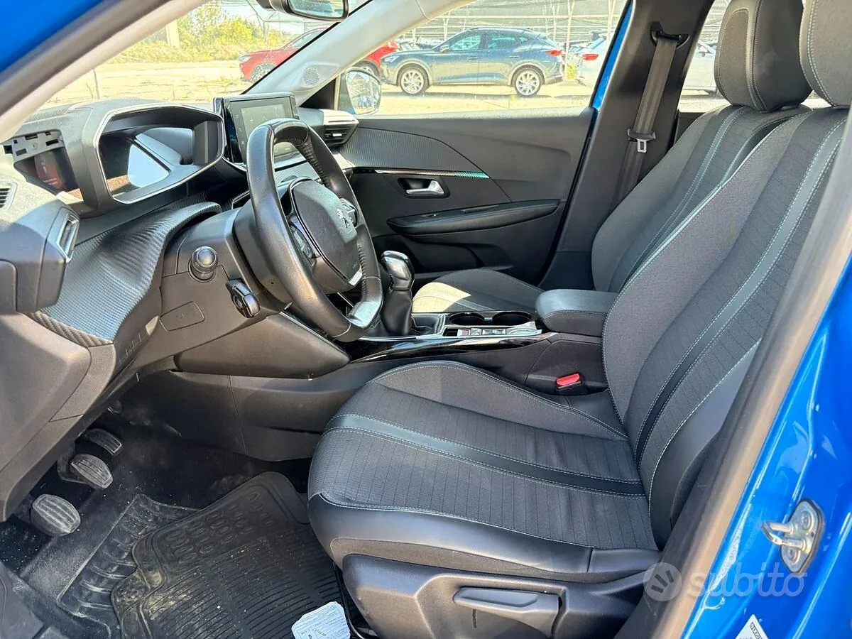 Peugeot 208 2022 photo 3