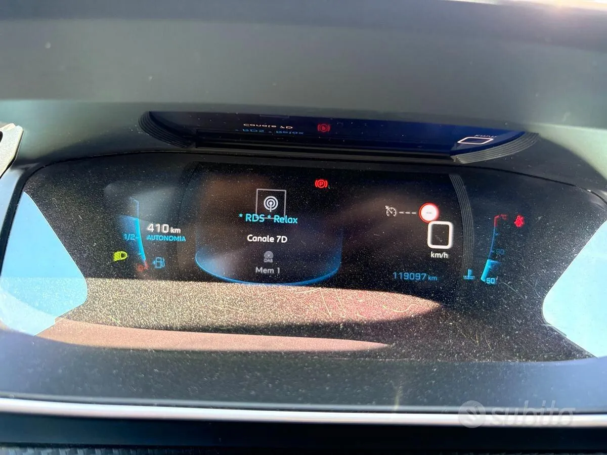 Peugeot 208 2022 photo 5