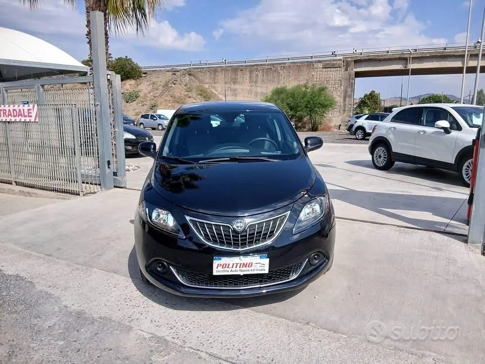 Lancia Ypsilon