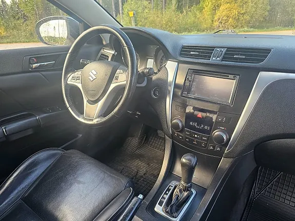 Suzuki Kizashi 2011 photo 5