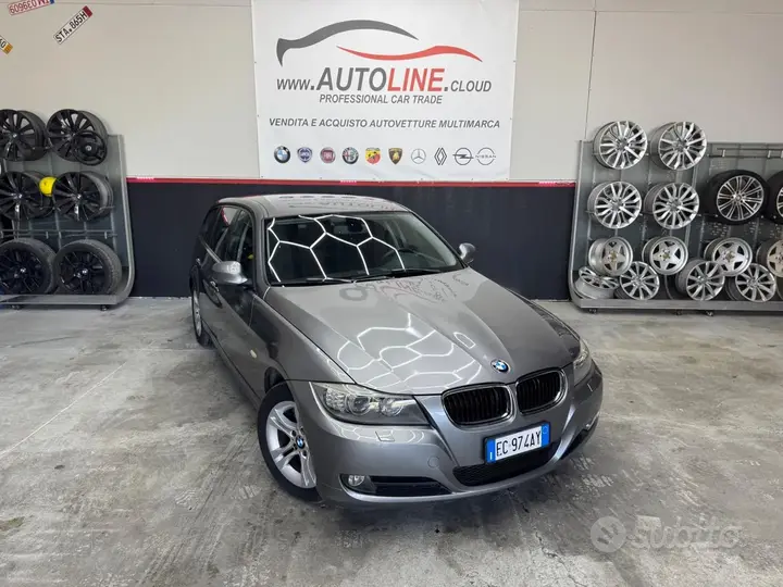 BMW 3 Series 2010 photo 2