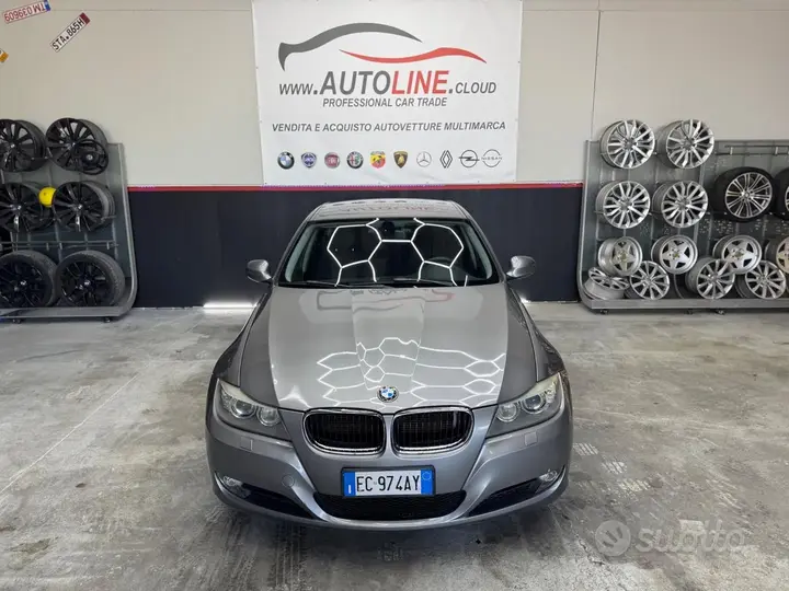 BMW 3 Series 2010 photo 3