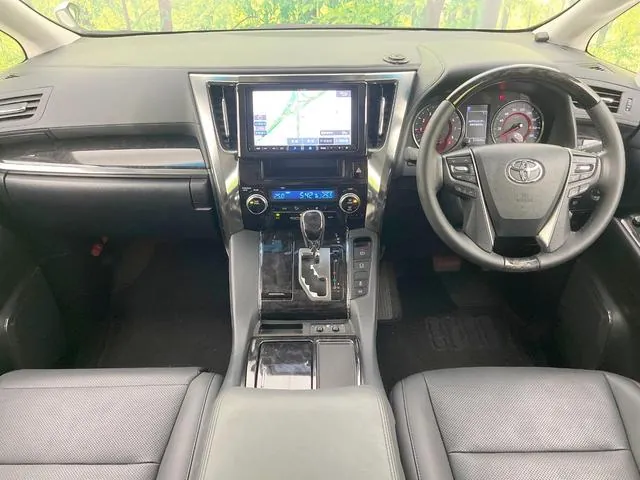 Toyota Alphard 2021 photo 2
