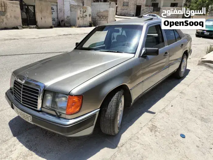 Mercedes-Benz E-Class 1992 photo 5