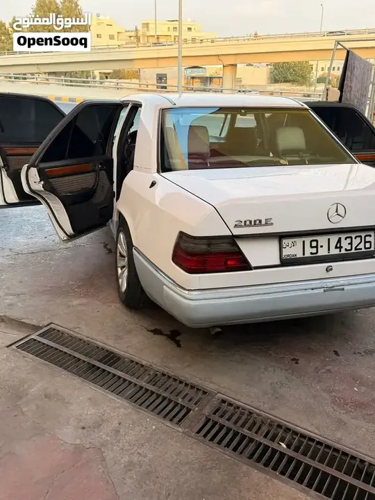Mercedes-Benz E-Class 1992 photo 2