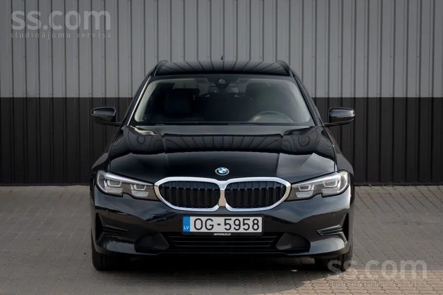 BMW 320 2021 photo 2