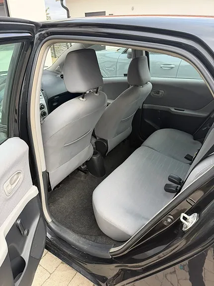Toyota Yaris 2006 photo 4