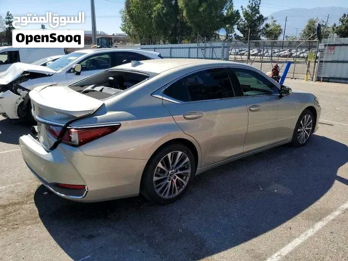 Toyota Camry 2022 photo 3