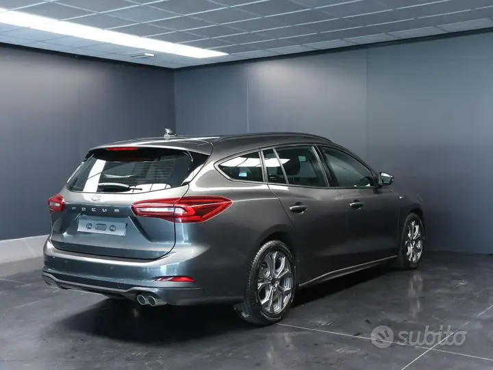 Ford Focus 2022 photo 3