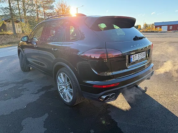 Porsche Cayenne S 2015 photo 3