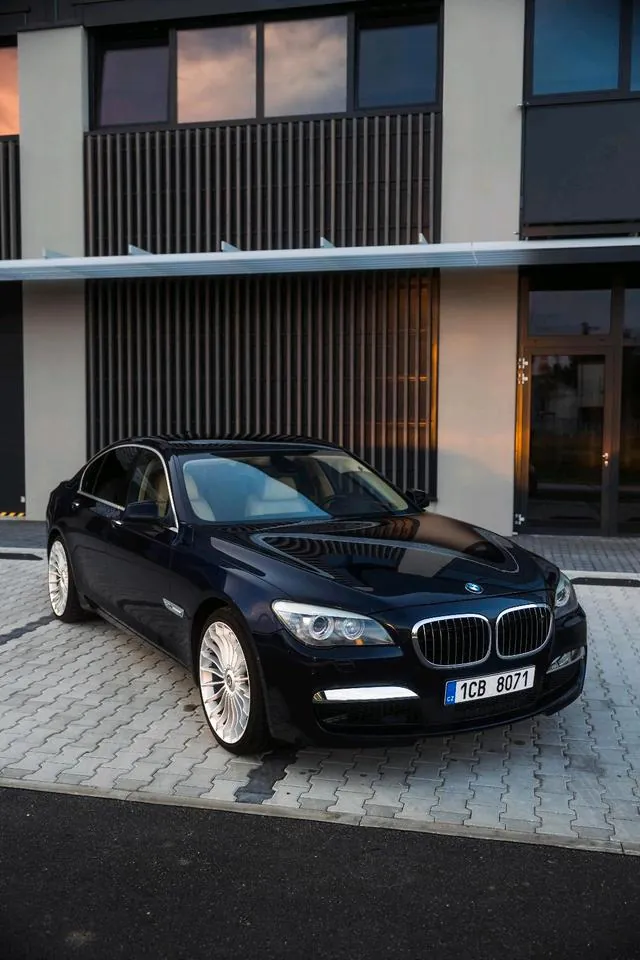 BMW 750I