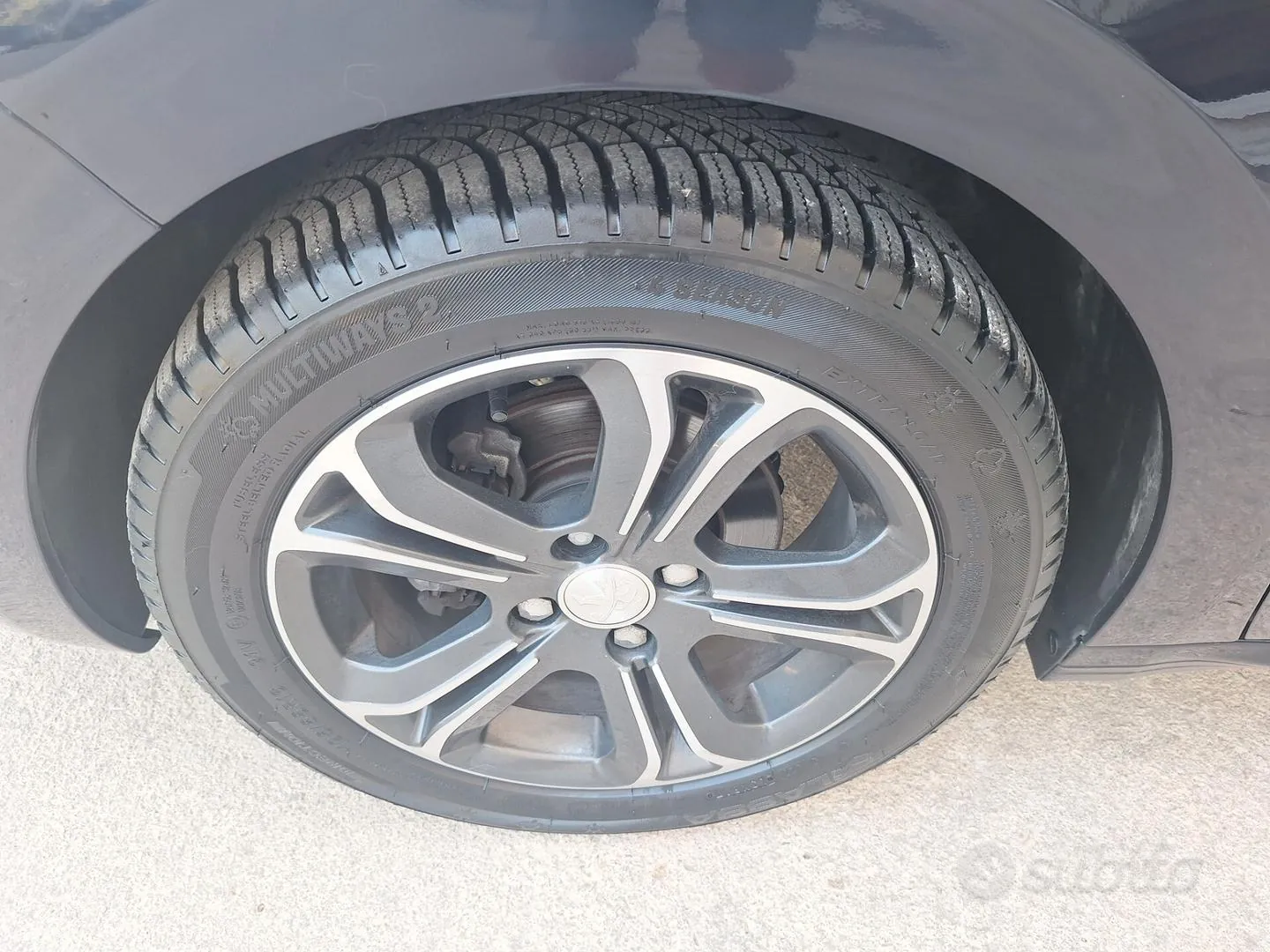 Peugeot 208 2015 photo 5