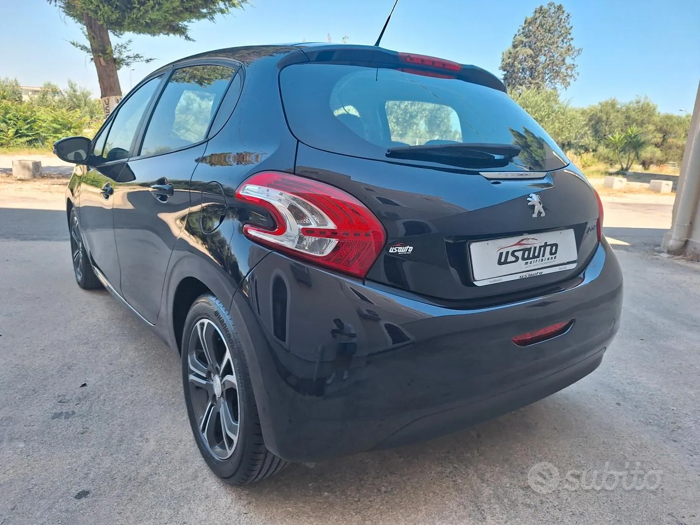 Peugeot 208 2015 photo 4