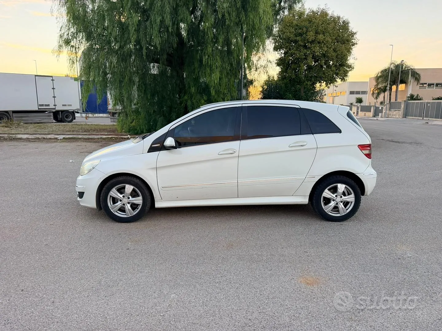 Mercedes-Benz B-Class 2009 photo 4