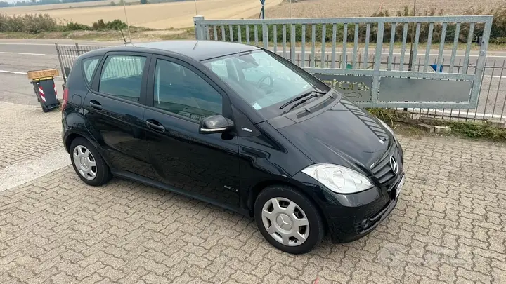 Mercedes-Benz A 160 2012 photo 3
