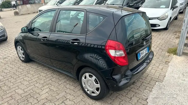 Mercedes-Benz A 160 2012 photo 5