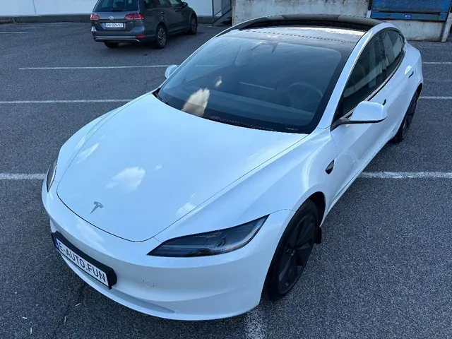Tesla Model 3 2024 photo 4