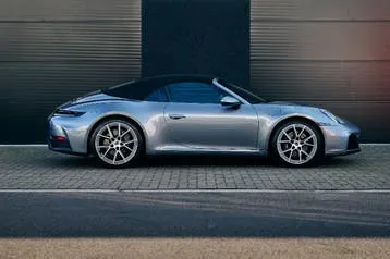 Porsche 911 2025 photo 3