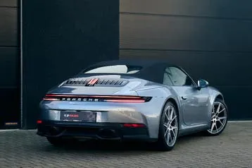 Porsche 911 2025 photo 2