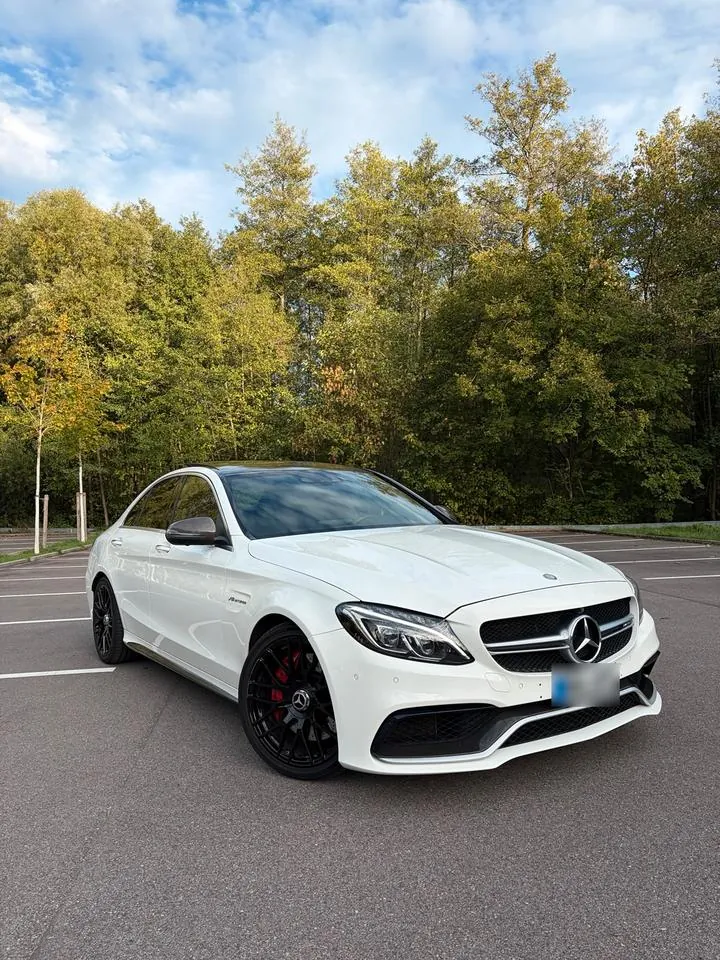 Mercedes-Benz C63 Amg