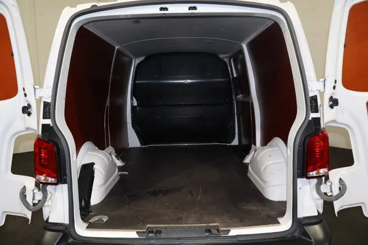 Volkswagen Transporter 2023 photo 3