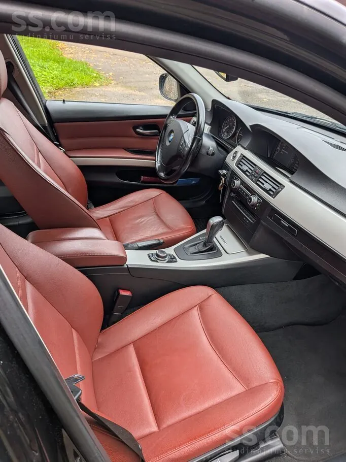 BMW 318 2010 photo 5
