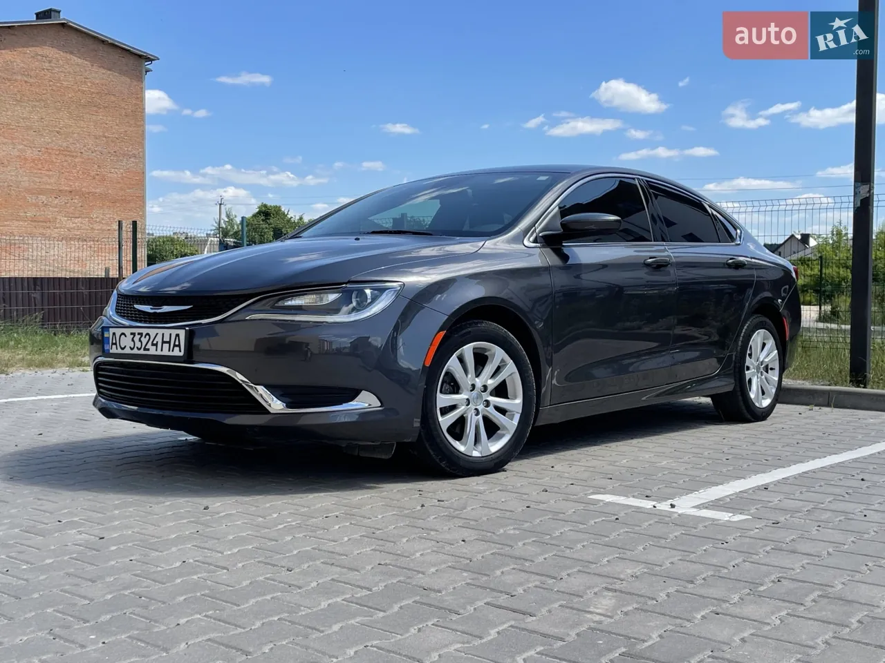 Chrysler 200 2016 photo 2