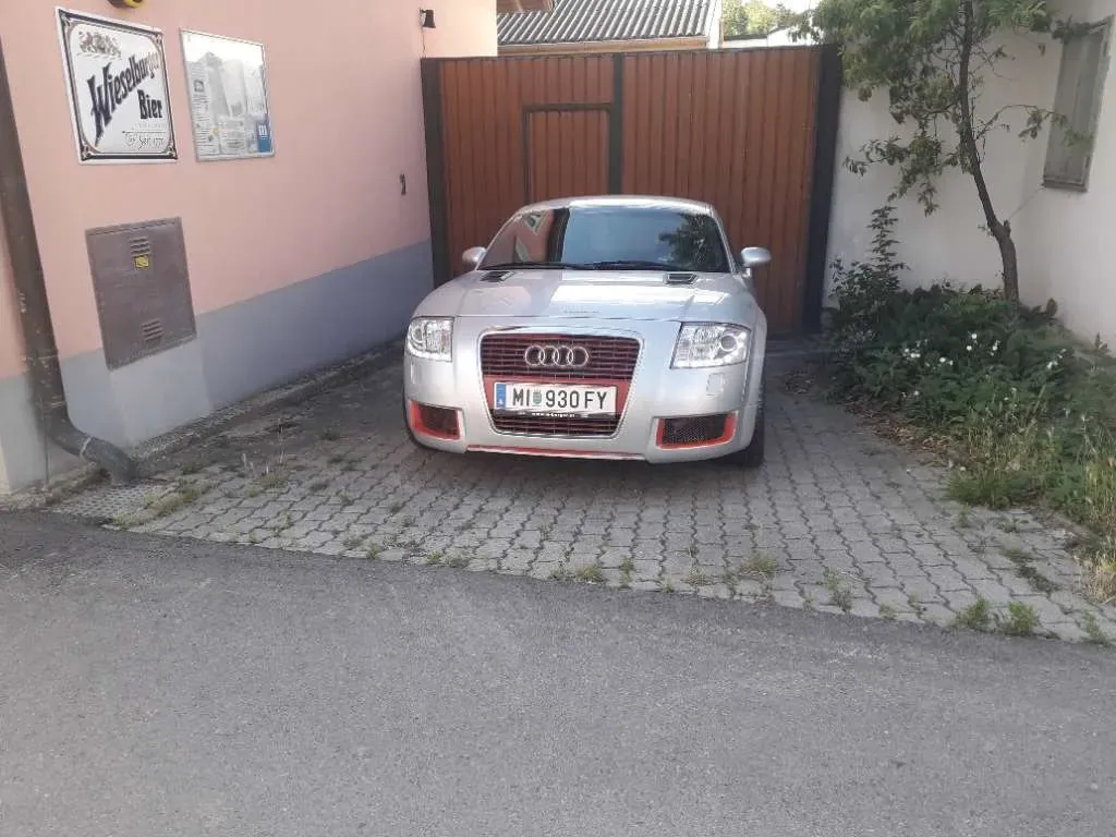 Audi Tt 1998 photo 2