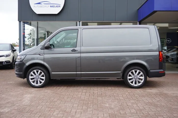 Volkswagen Transporter 2017 photo 2