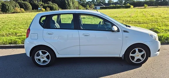 Chevrolet Aveo 2010 photo 4