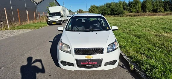 Chevrolet Aveo 2010 photo 2