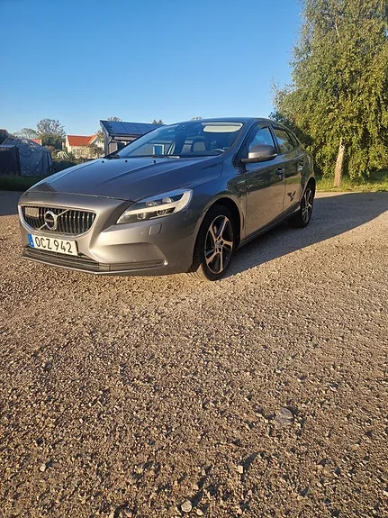 Volvo V40 2017 photo 2
