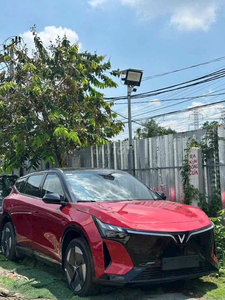Vinfast Vf8