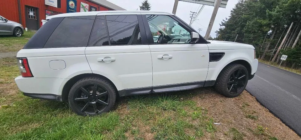 Land Rover Range Rover Sport 2012 photo 2